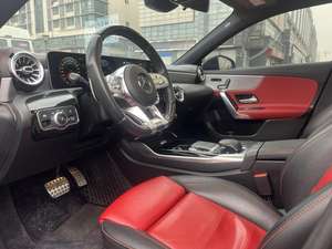 <span class=keywords><strong>Mercedes</strong></span>-Benz <span class=keywords><strong>Classe</strong></span> <span class=keywords><strong>A</strong></span> <span class=keywords><strong>AMG</strong></span> Modèle 2019 <span class=keywords><strong>A</strong></span> <span class=keywords><strong>35</strong></span> L 4MATIC Turbocompressé Automatique R19 Conduite à Gauche avec Toit Ouvrant Panoramique Voiture d'Occasion - Product Image 5