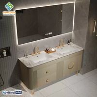 Meuble-lavabo mural incurvé moderne et luxueux en bois massif Juerte 2026 OEM avec robinet de lavabo en cuivre et vasque en céramique pour salle de bain et chambre