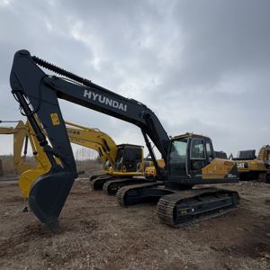 Excavatrice Hyundai R305LC 9T 30 tonnes d'occasion, pompe hydraulique Cummins, faible nombre d'heures, Tier 4 Final, prête pour la construction réglementée - Product Image 1