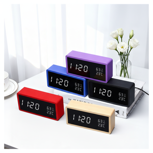 Horloge de bureau numérique LED moderne en bambou, rectangulaire, multifonctionnelle, avec alarme, pour la maison et le bureau, alimentée par piles, design silencieux - Product Image 1