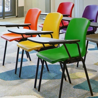 Chaise de formation universitaire empilable de qualité commerciale avec tablette d'écriture ergonomique et porte-livre pour salle de classe et amphithéâtre universitaire