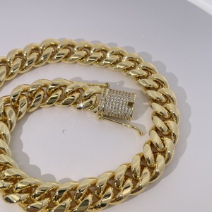 Collar Cubano Chapado en Oro de Lujo con Piedras Preciosas Tianyu, un Estilo Hip-Hop Simple y Clásico Apto Tanto para Hombres como para Mujeres - Product Image 3