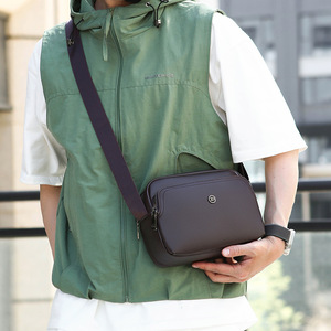 Sacs à bandoulière pour hommes en cuir PU personnalisé, sacs bandoulière en cuir tanné végétal, petits sacs messager en cuir de vachette tendance - Product Image 3