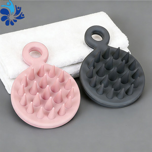 Brosse de massage du cuir chevelu en silicone avec trou de suspension pour soins capillaires et spa - Product Image 3