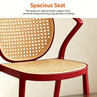 Chaise de salle à manger monobloc en plastique avec accoudoir incurvé et panneau ventilé en maille, idéale pour la maison, la cuisine, le café, les salons de thé et les espaces de loisirs – Meilleure vente