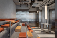 Design d'intérieur de café éco-responsable de style industriel, décoration murale en brique apparente, mobilier de café vintage, éclairage LED