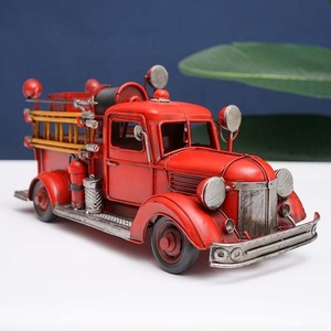 Modelo <span class=keywords><strong>de</strong></span> Camión <span class=keywords><strong>de</strong></span> <span class=keywords><strong>Bomberos</strong></span> Vintage, Figura Retro <span class=keywords><strong>de</strong></span> Camión Rojo <span class=keywords><strong>de</strong></span> Hierro, Figura <span class=keywords><strong>de</strong></span> Vehículo, Regalo para Niños, <span class=keywords><strong>Juguete</strong></span> Infantil, Decoración del Hogar, Artesanía <span class=keywords><strong>de</strong></span> Metal - Product Image 6