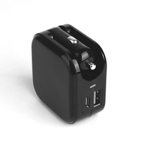 2-in-1 Heim-/Auto-Ladegerät mit PD 3.0 QC3.0 20W 2 USB-Anschlüssen PC Feuerfestes Material