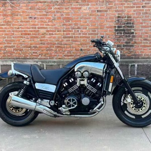 Motocicleta Pesada Usada Importada de Japón, 1200cc, Super Street, a Gasolina - Product Image 1