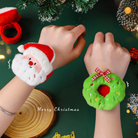 Poupée de dessin animé Bracelet Slap en peluche de Noël Accessoire de bracelet pour enfants pour la veille de Noël Idée cadeau parfaite Fournitures de fête