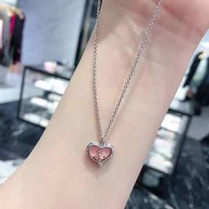 Collar con Colgante en Forma de Corazón Vivienne, Unisex, Estilo Moderno y Elegante, Joyería Delicada para Uso Diario, Regalo, Cubic Zirconia - Product Image 4