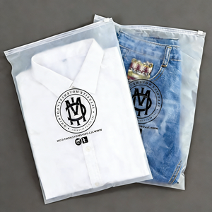 Bolsas de Plástico Personalizadas con Logotipo Impreso para Ropa, con Cierre Deslizante, para Camisetas y Ropa Interior, Acabado Mate Esmerilado - Product Image 4