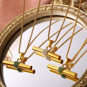 Collier pendentif géométrique en or avec barre horizontale sertie d'un diamant unique pour femme, à porter au quotidien - Product Image 3