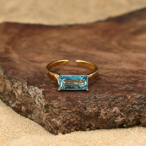 Anillo de Moda de Acero Inoxidable 316L con Baño de Oro PVD, Piedra Azul Rectangular, Banda Ajustable, Joyería Sostenible - Product Image 3