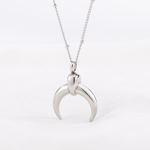 Colgante de luna creciente, collar largo de acero inoxidable, colgantes temáticos de estilo minimalista para mujer, joyería - Product Image 1