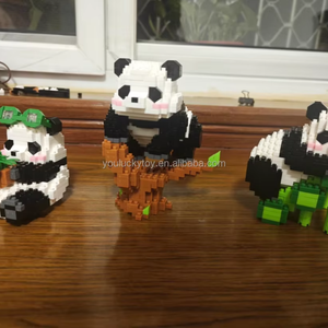 Lele Brothers W1116 Panda Meng Lan Fubao hecho a mano Micro partículas bloques de construcción modelo de plástico muñeca de juguete - Product Image 1