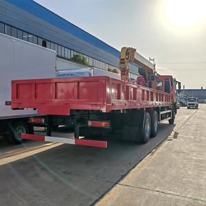 รถเครนติดรถบรรทุกซิโนทรัค ฮาวเวอ 12 ตัน 6x4 ไฮดรอลิก บูมแบบยืดหดได้สี่ตอน รถเครนเคลื่อนที่สำหรับงานหนัก - Product Image 3