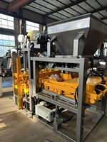 La machine à mouler les blocs de pavés QT4-25 - une machine à blocs de ciment automatique - est facile à utiliser et à prix compétitif.