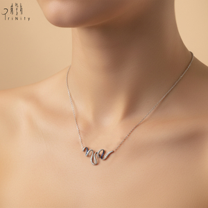 Collar de la Serie Curvas de Calidad Excepcional, Joyería Brillante de Oro Blanco Sólido de 18K con Colgante de Diamantes y Zafiro Natural - Product Image 3