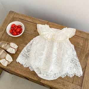 Zomerse nieuwe baby romperjurk zonder mouwen, meisjes kant bloemetjes bodysuit, schattige baby meisjes kleding - Product Image 2