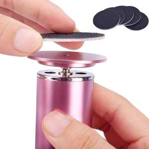 Strumenti di rimozione dei <span class=keywords><strong>calli</strong></span> elettrici professionali di alta qualità piccoli facili da usare 600RPM con carta abrasiva sostituibile - Product Image 3