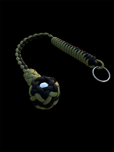 Portachiavi a pugno di scimmia in paracord verde muschio nero con sfera d'acciaio da 1 pollice avvolta in paracord decorativo - Product Image 5