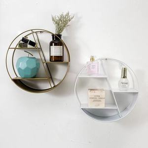Étagères flottantes hexagonales murales en métal de 29cm en <span class=keywords><strong>forme</strong></span> de <span class=keywords><strong>maison</strong></span> avec cloison en bois Étagère de rangement murale Décoration de salon - Product Image 3