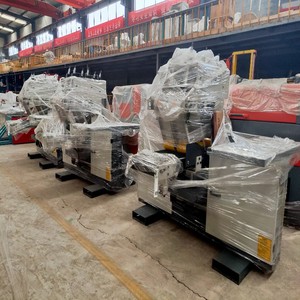 Sierra de cinta HR1200 para el corte transversal de madera delgada - Product Image 1