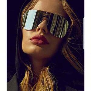 Hot Selling Fashion Newest <b>Large</b> <b>Frame</b> Metal Sunglasses Black Lady Rivet Sunglasses UV400 One Piece Lens Sunglasses 2021 - Product Image 1