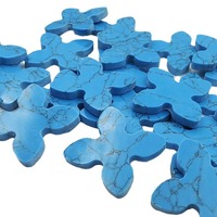 Accessoires de mode en résine avec incrustation double face de cristal, motif trèfle à quatre feuilles et fleur en pointe de pin bleu synthétique, pierre brute