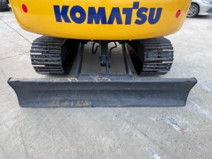 Miniexcavadora Komatsu PC60 Usada de Buena Calidad, Pocas Horas de Uso, Motor Diésel Bien Mantenido, Bomba Hidráulica, Perfecta para Paisajismo - Product Image 5