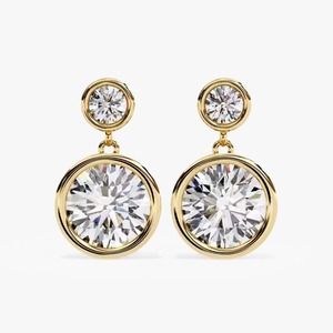 Boucles d'oreilles créoles rondes de luxe avec sertissage de diamants, boucles d'oreilles en moissanite pour femmes, à porter à un prix abordable - Product Image 1