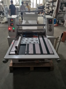 Film Laminating Machine Hydraulic Thermal Laminating Machine With Film Slitting