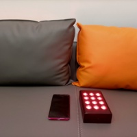 Mini appareil médical de luminothérapie LED pour bureau à domicile Appareil de luminothérapie portable à LED de 660nm à 850nm