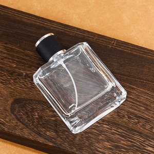 Flaconi di profumo vuoti all'ingrosso da 30ml 50ml 100ml in vetro, ricaricabili, con logo personalizzato. - Product Image 3