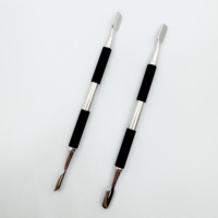 Pousse-cuticules double extrémité en acier inoxydable avec poignée antidérapante en silicone, éliminateur de peaux mortes, outils de manucure et pédicure pour le soin des ongles