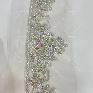 Decorazioni per abito da sposa con perline in vetro fatto a mano modello floreale coppia singola per uso da sposa-fabbrica all'ingrosso piccole quantità - Product Image 1