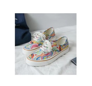 Zapatillas <span class=keywords><strong>de</strong></span> Lona Nuevas <span class=keywords><strong>de</strong></span> Primavera para Hombre <span class=keywords><strong>y</strong></span> Mujer, Zapatillas <span class=keywords><strong>de</strong></span> Skate con Graffiti Arcoíris para Parejas - Product Image 1