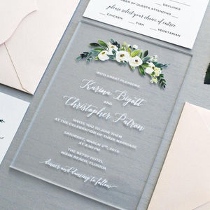 Tarjeta Ecológica Personalizada para Fiesta de Quinceañera o Cumpleaños, Romántica, Transparente, Acrílica, con Estampado Dorado, Estilo Europeo, Impresión UV, con Rosas - Product Image 3