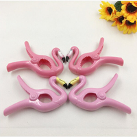 Productos de Gran Venta: Pinza de Plástico para Toallas de Playa con Diseño de Flamenco, Ideal para el Verano