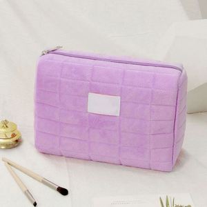 Sacs de voyage et de plage personnalisés en polyester grande capacité pour articles de toilette, maquillage et cosmétiques, faible MOQ, couleurs bonbon à carreaux, fermeture éclair, logo - Product Image 6
