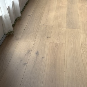 Parquet en bois massif de luxe 5/8'' en chêne multicouche rustique de qualité sélectionnée préfini pour maison - Product Image 1