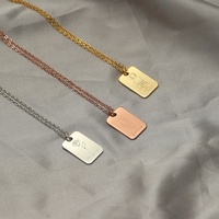 Noms personnalisés or Collier pendentif bijoux en acier inoxydable initiales lettre arabe maman fils 3 blanc pièce collier à breloques