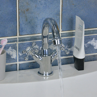 Nouvelle Mitigeur de lavabo de salle de bain à double poignée, style classique, à poser sur le comptoir, en laiton doré avec cartouche céramique, pour eau froide et chaude