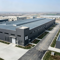 Structure en acier pour entrepôt d'hypermarché avec niveleur de quai, durable, moderne, à grande portée, pour la logistique des chaînes de magasins de détail