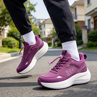 Nouvelles chaussures de marche pour femmes, style personnalisé, design à boucle, semelle épaisse en PU résistante à l'usure, baskets décontractées