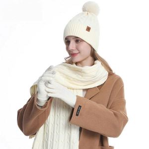 Ensemble trois pièces bonnet, écharpe et gants en tricot pour femme, doublure polaire épaisse double couche, collection hiver, vente en gros - Product Image 6