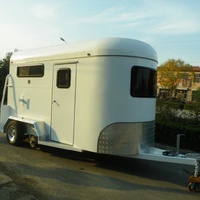 Remorque à chevaux de luxe standard australienne pour 2 chevaux, en métal, à 4 roues, remorquable, avec chargement par le haut, modèle standard