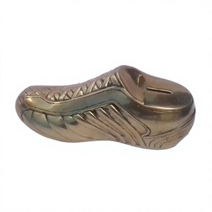 Banco de dinero de aluminio fundido, regalo memorable para niños, diseño de zapatos sólidos, mesa de Banco de dinero al por mayor, objeto decorativo, los mejores precios - Product Image 1