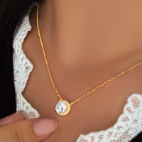 Collier ras du cou minimaliste pour femme avec pendentif rond en zircone plaqué or 18 carats